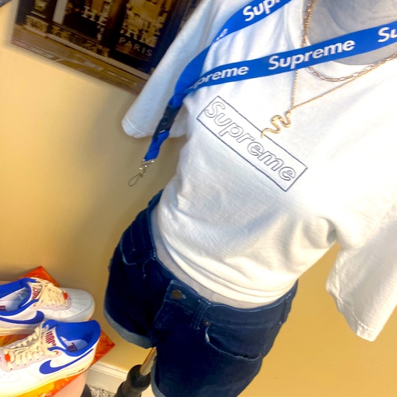 🎉 HP 🎉 Supreme x Kaws Chalk Logo T-shirt - Picture 9 of 11